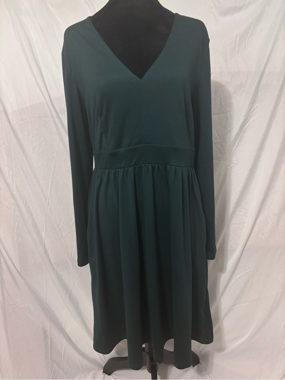 V-Neck Long Sleeve Dark Green Midi Dress Size L with Pockets